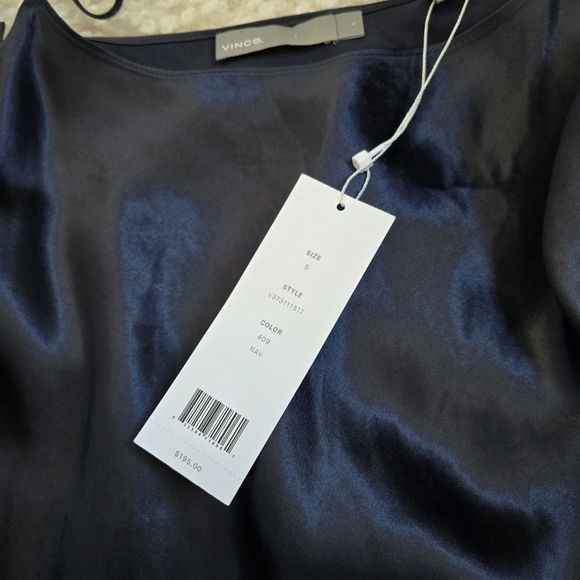 VINCE Cami size small in Navy - Picture 6 of 7